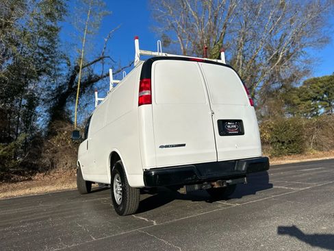 Used 2017 Chevrolet Express 2500 image 11