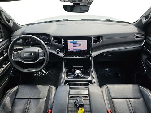 Used 2024 Jeep Wagoneer Series II w/ Flexible Seating Group image 12