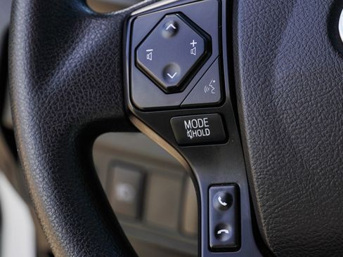 Certified 2022 Toyota Tacoma SR image 32