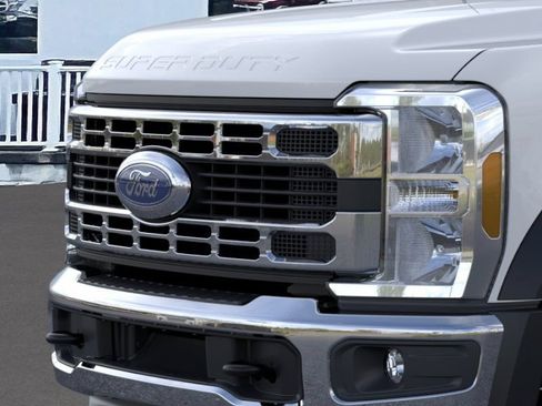 New 2026 Ford F450 XL w/ XL Chrome Package RWD image 17