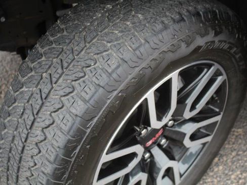 Used 2024 GMC Sierra 1500 AT4 w/ Technology Package image 13