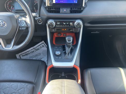 Used 2024 Toyota RAV4 Adventure image 16