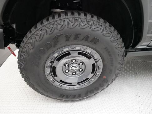 Used 2024 Ford Bronco Everglades AWD/4WD image 26