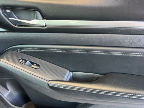 Used 2019 Nissan Altima 2.5 SL FWD image 18