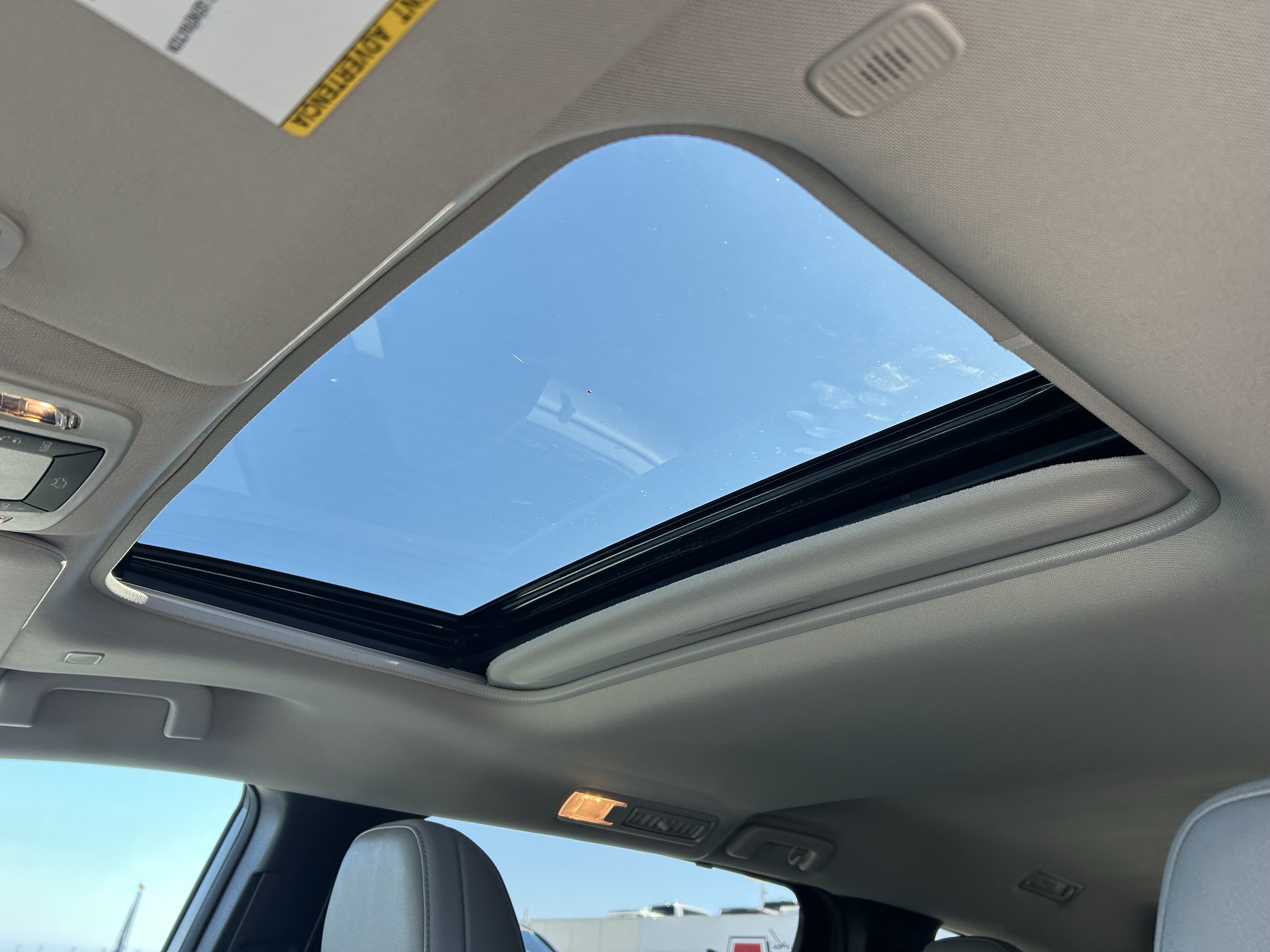 Certified 2025 Toyota Sienna XLE FWD image 30