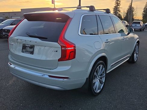 Used 2022 Volvo XC90 T6 Inscription image 2