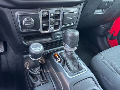 Used 2021 Jeep Gladiator Sport AWD/4WD image 15