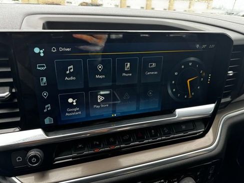 Certified 2022 Chevrolet Silverado 1500 High Country w/ Technology Package image 3