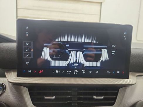 Used 2025 Ford Explorer Active image 17