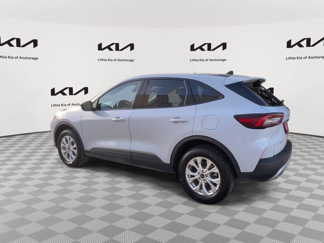 Used 2025 Ford Escape Active AWD/4WD image 6