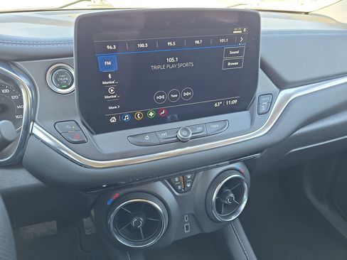 Used 2025 Chevrolet Blazer LT AWD/4WD image 21