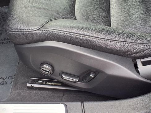 Used 2025 Volvo V60 B5 Cross Country Plus image 4