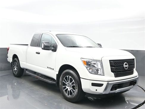 Used 2024 Nissan Titan SV w/ SV Utility Package image 8