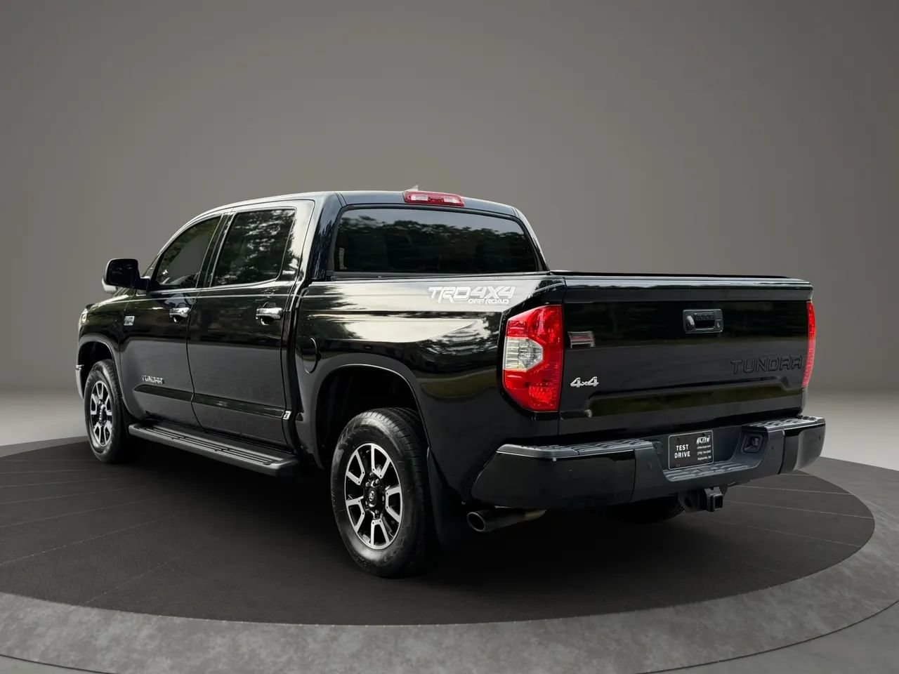 Used 2021 Toyota Tundra Limited w/ Limited Premium Package AWD/4WD image 6