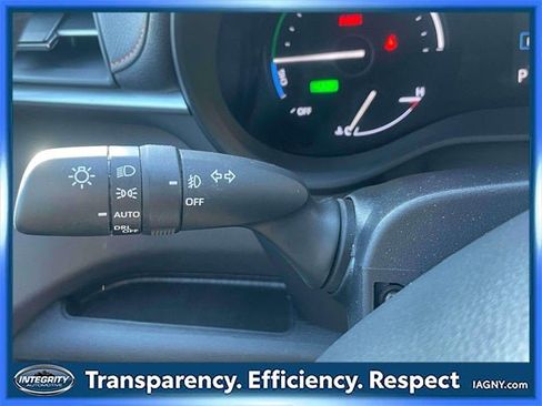 Certified 2024 Toyota Sienna XSE image 25