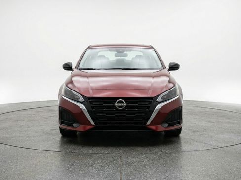 Used 2025 Nissan Altima 2.5 SV FWD image 2