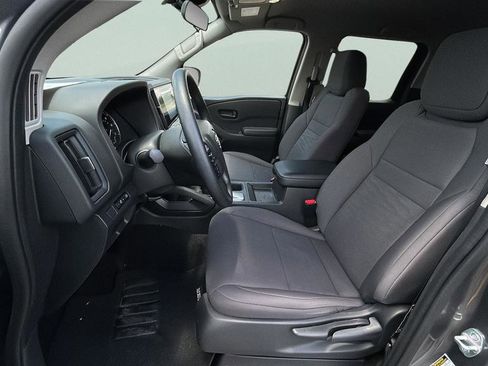 Used 2025 Nissan Frontier S RWD image 13