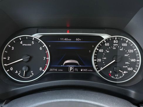 Used 2025 Nissan Sentra SV FWD image 33