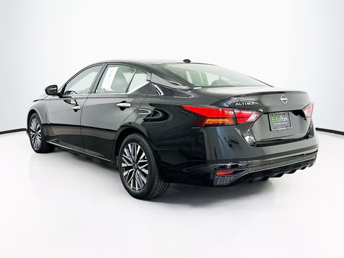 Used 2025 Nissan Altima 2.5 SV FWD image 5