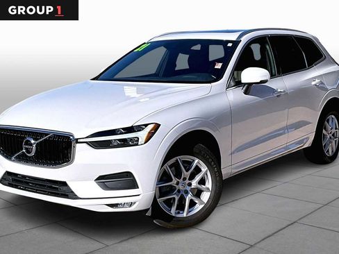 Used 2021 Volvo XC60 T5 Momentum image 1