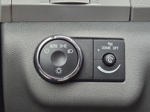 Used 2012 Chevrolet Traverse LS FWD image 17