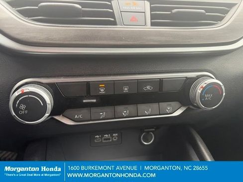 Used 2025 Nissan Altima 2.5 SV FWD image 21