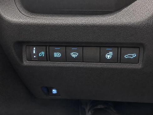 Used 2021 Toyota RAV4 XLE Premium AWD/4WD image 33