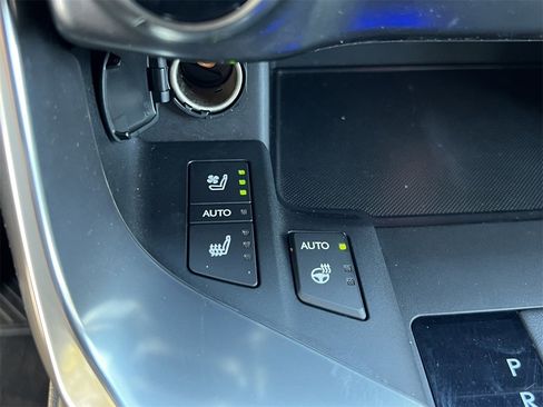 Used 2023 Lexus LX 600 4WD w/ Luxury Package image 19