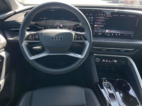 Certified 2025 Audi Q5 Premium AWD/4WD image 14