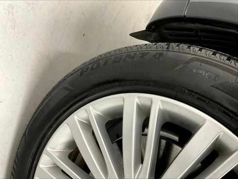 Used 2019 Land Rover Discovery HSE AWD/4WD image 49