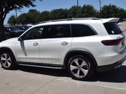Used 2021 Mercedes-Benz GLS 450 4MATIC image 11