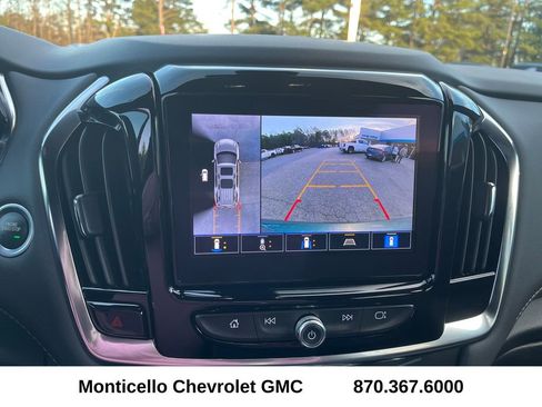 Used 2023 Chevrolet Traverse LT w/ LT Premium Package image 18