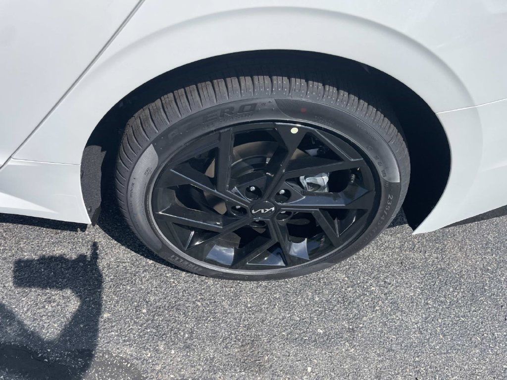 New 2026 Kia K5 GT-Line w/ GT-Line Premium Package FWD image 4