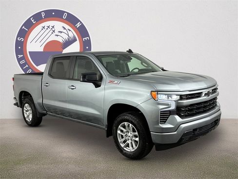 Used 2024 Chevrolet Silverado 1500 RST w/ Z71 Off-Road Package image 2