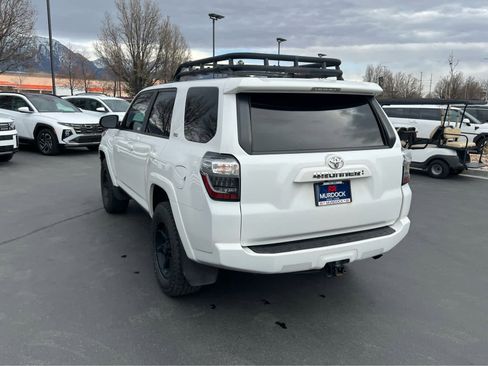 Used 2022 Toyota 4Runner SR5 Premium w/ Moonroof Package image 10