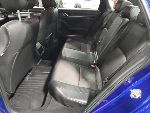 Used 2018 Honda Accord Sport image 12