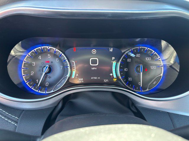 Used 2025 Chrysler Pacifica Limited FWD image 31