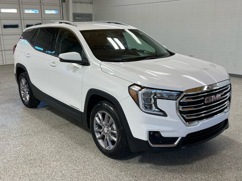Used 2024 GMC Terrain SLT image 6