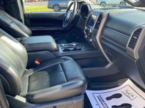 Used 2020 Ford Expedition XLT w/ Equipment Group 202A AWD/4WD image 31