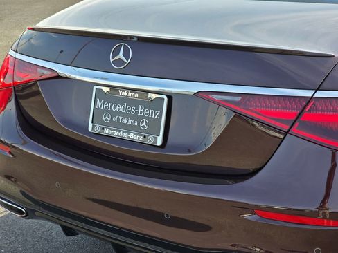 Certified 2022 Mercedes-Benz S 580 4MATIC Sedan w/ AMG Line Package image 13