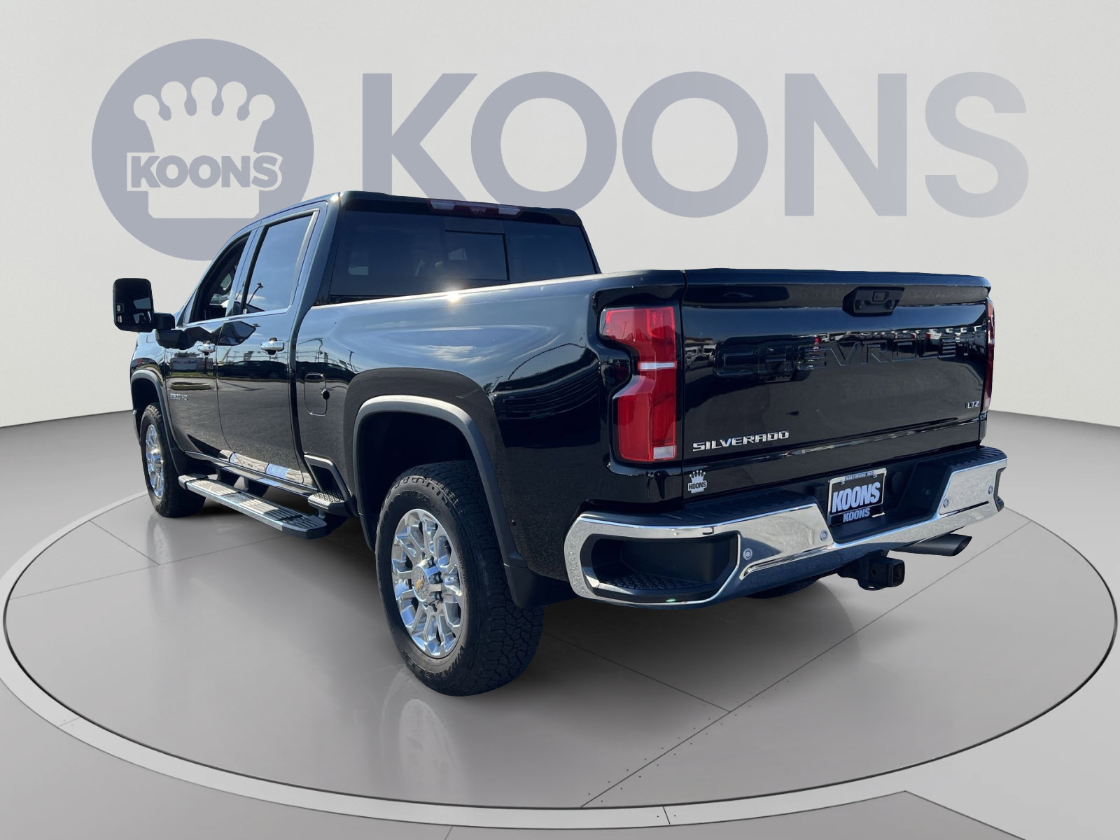 Used 2025 Chevrolet Silverado 2500 LTZ w/ LTZ Premium Package AWD/4WD image 4