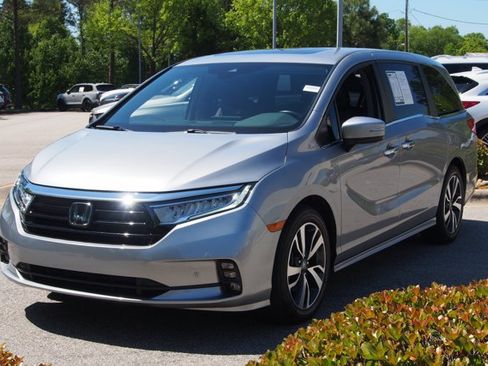 Used 2023 Honda Odyssey Touring image 4