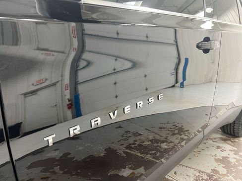 Used 2021 Chevrolet Traverse LS FWD image 26