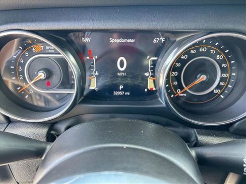 Used 2023 Jeep Wrangler Unlimited Sahara AWD/4WD image 11