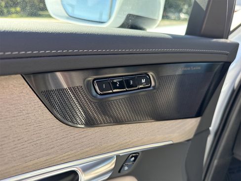 New 2026 Volvo XC90 B6 Plus w/ Protection Package Premier image 12