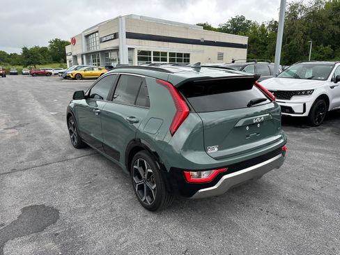 Used 2024 Kia Niro EX Touring FWD image 7