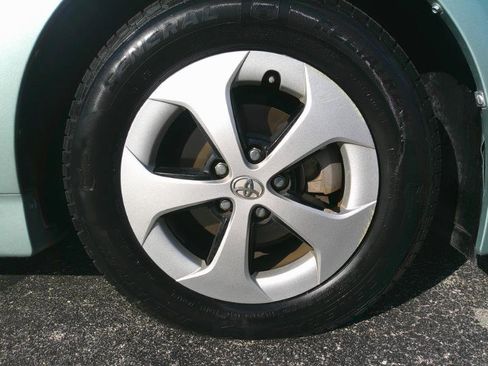 Used 2015 Toyota Prius Three image 26