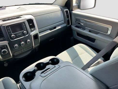 Used 2019 RAM 1500 Classic SLT RWD image 22
