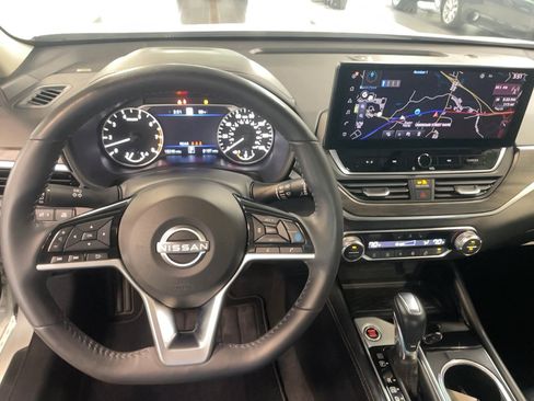 Used 2024 Nissan Altima 2.5 SL AWD/4WD image 13