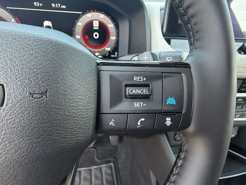 Used 2025 Nissan Rogue SL w/ SL Premium Package FWD image 28